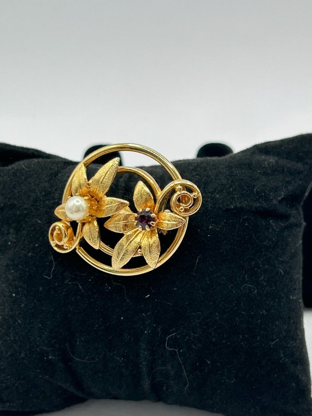 Vintage Wells 14K Gold Filled Flower Circle Brooch Pearl Amethyst Paste